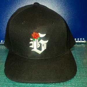 Snap back hat